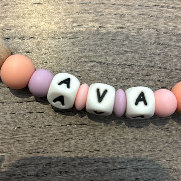 “Ava” soother clip - Picture 2 of 4